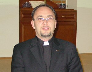 Agape Kilisesi pastor_orhan_picaklar